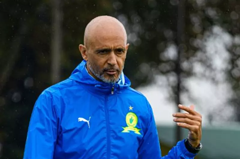 ميجيل كاردوزو مدرب صنداونز